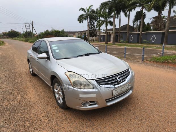 Nissan Altima 2.5 S Sedan 2011 Gray