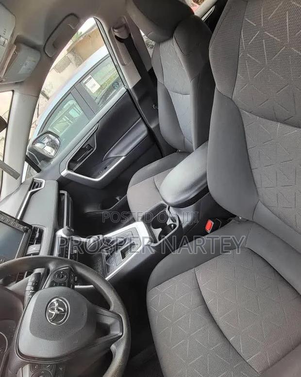 Toyota RAV4 2021 Brown