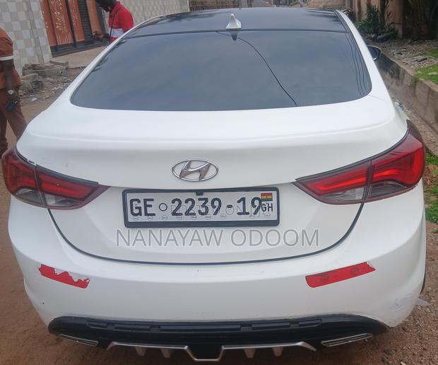 Hyundai Elantra 2011 White