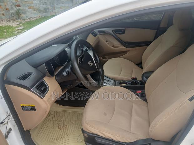 Hyundai Elantra 2011 White