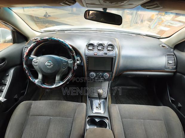 Nissan Altima 2.5 S Sedan 2011 Gray