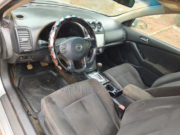 Nissan Altima 2.5 S Sedan 2011 Gray