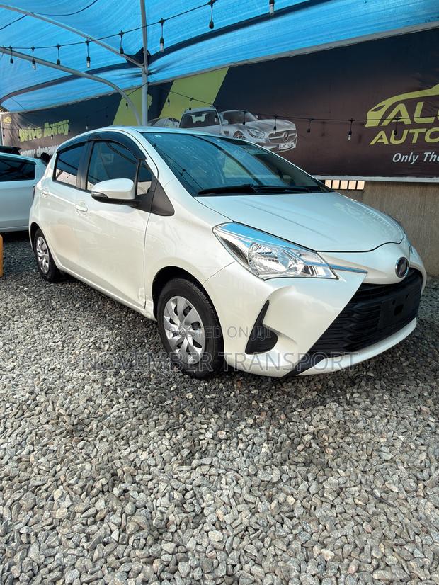 Toyota Vitz 1.5 FWD 5dr 2017 White