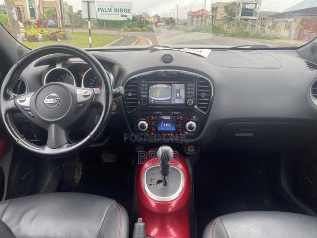 Nissan Juke SL 4dr Hatchback AWD (1.6L 4cyl Turbo CVT) 2015 Gray