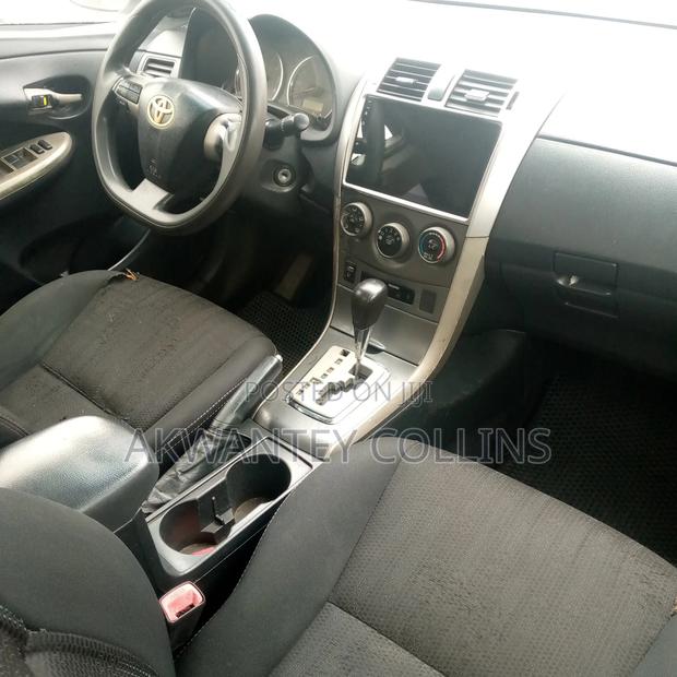 Toyota Corolla 2012 White