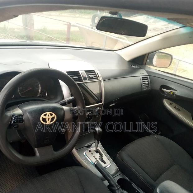Toyota Corolla 2012 White