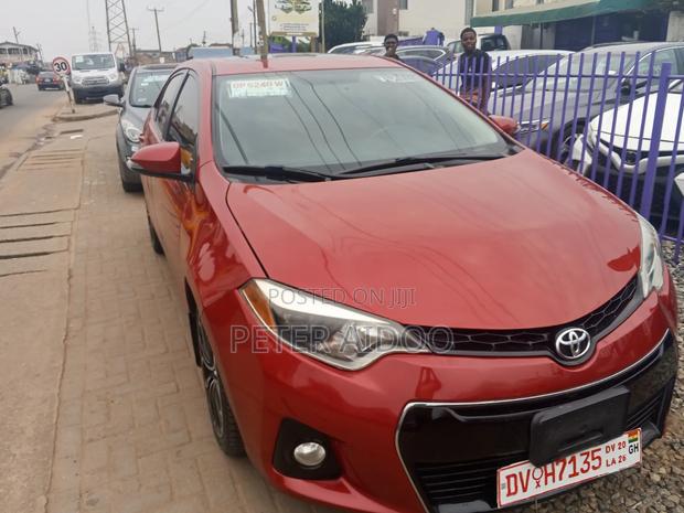 Toyota Corolla 2015 Red