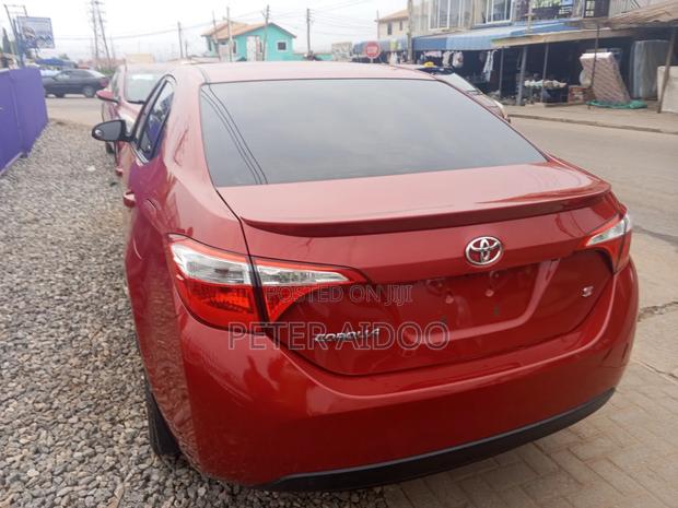 Toyota Corolla 2015 Red