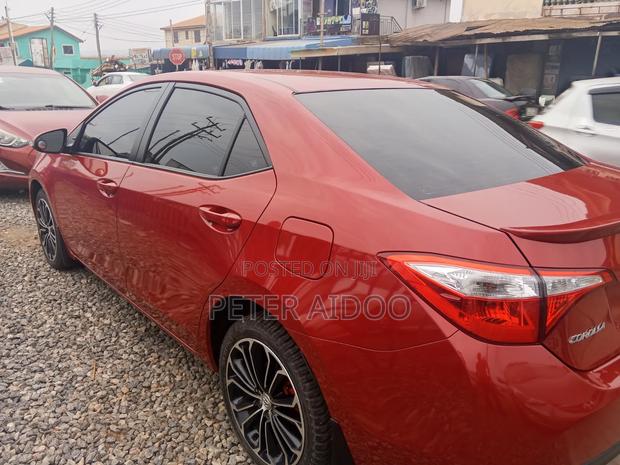 Toyota Corolla 2015 Red