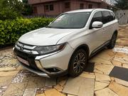 Mitsubishi Outlander 2017 White for sale