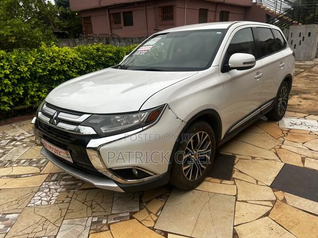 Mitsubishi Outlander 2017 White