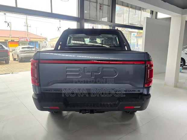 New BYD Leopard 5 2026 Blue