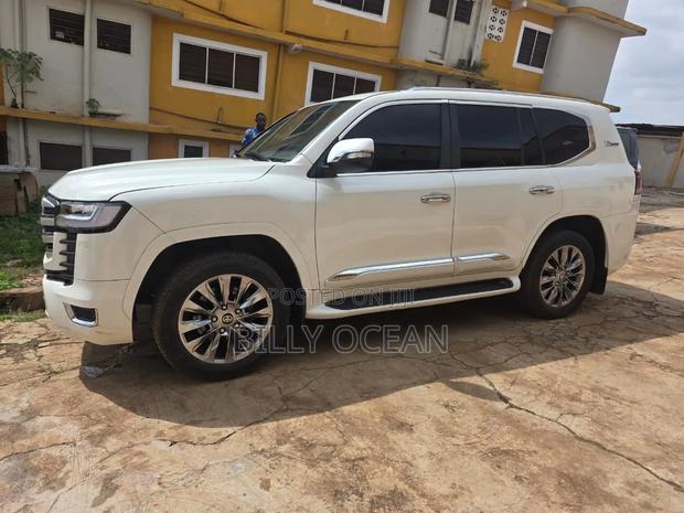 Toyota Land Cruiser 2018 White