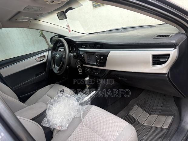 Toyota Corolla 2016 Gray