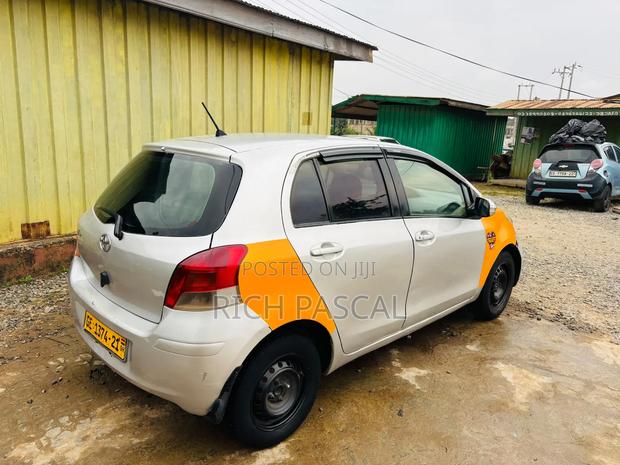 Toyota Vitz 2010 White