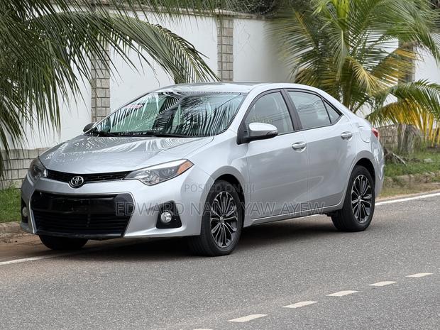 Toyota Corolla S 4dr Sedan (1.8L 4cyl CVT) 2015 Silver