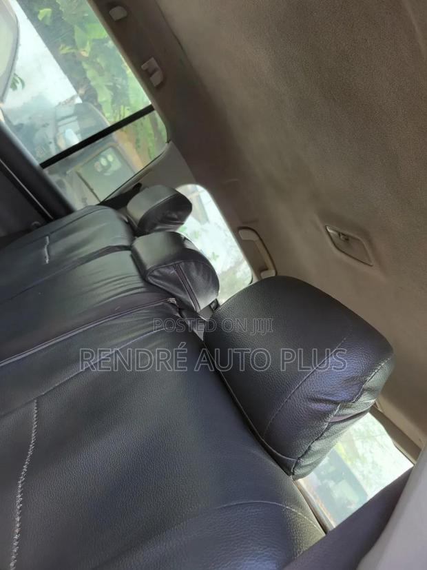 Toyota Land Cruiser 2011 Gray