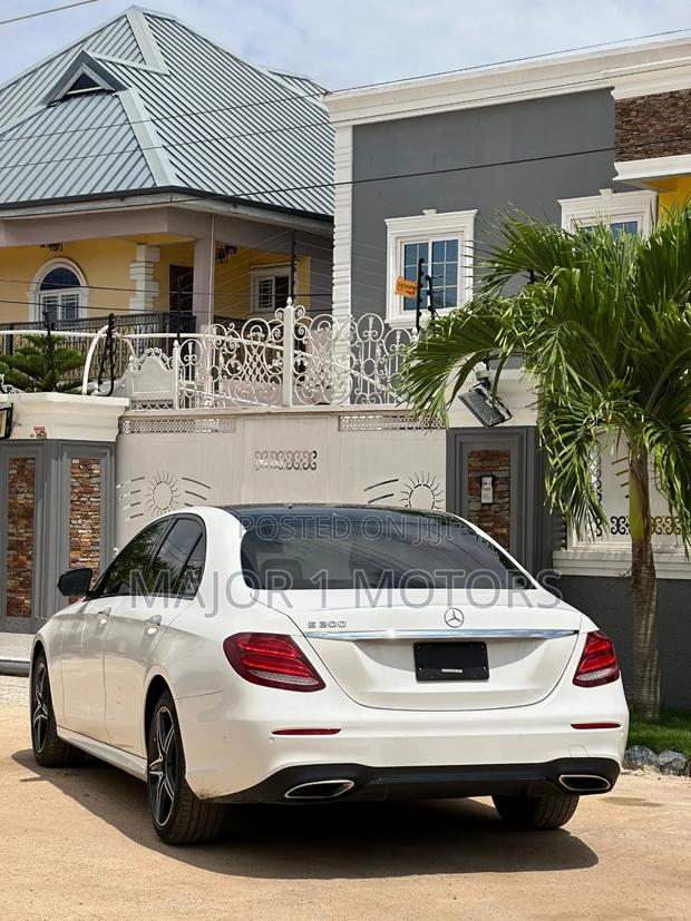 Mercedes-Benz E300 2019 White