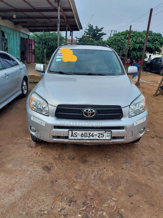 Toyota RAV4 2010 Silver