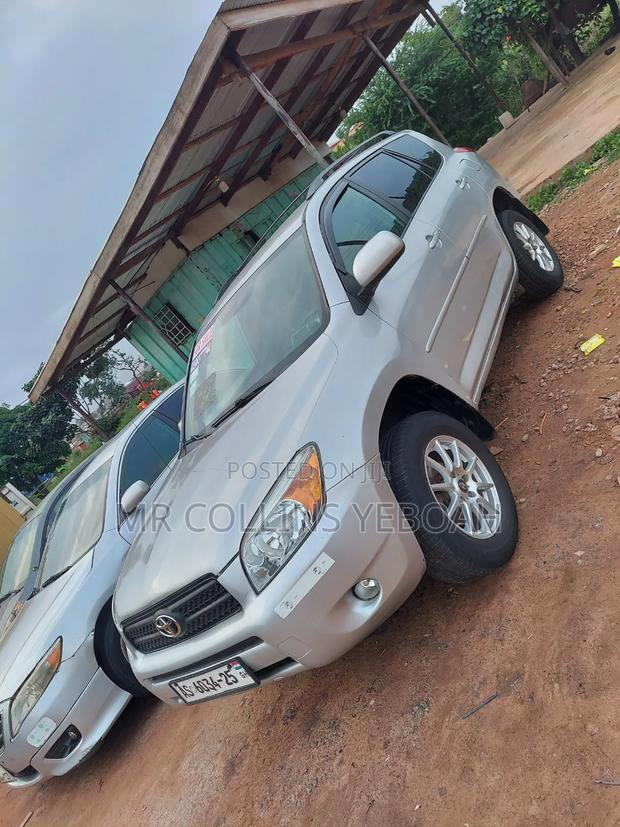 Toyota RAV4 2010 Silver