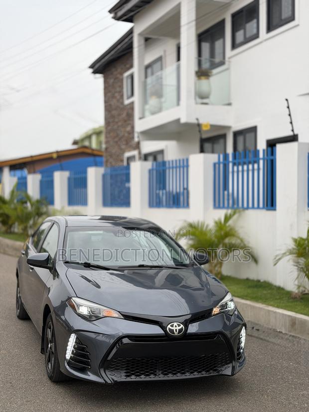 Toyota Corolla LE (1.8L 4cyl 2A) 2019 Gray