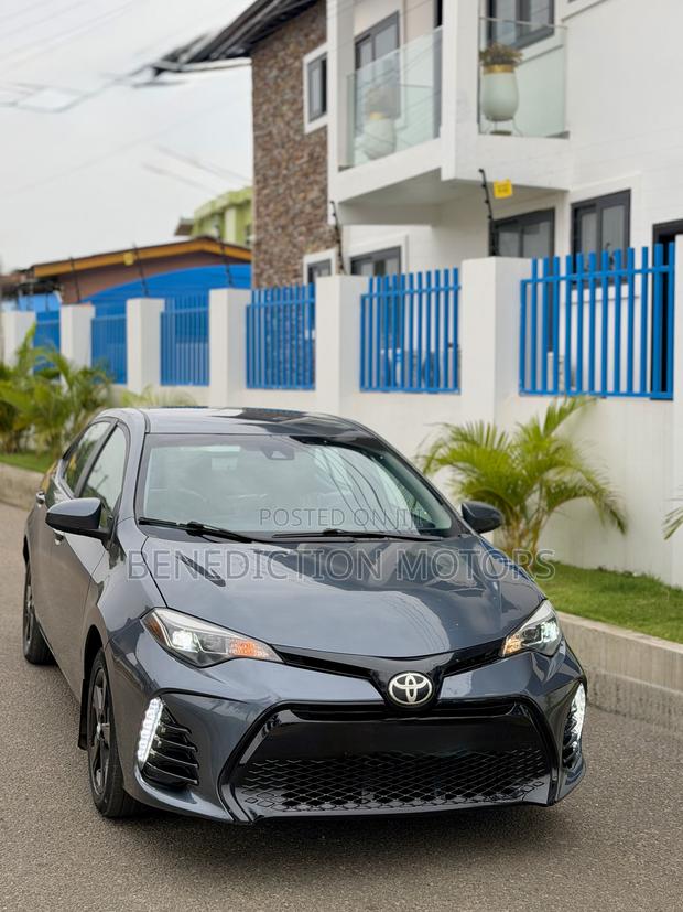 Toyota Corolla LE (1.8L 4cyl 2A) 2019 Gray