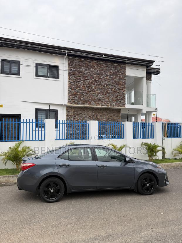 Toyota Corolla LE (1.8L 4cyl 2A) 2019 Gray