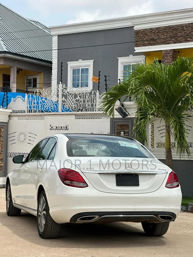 Mercedes-Benz C300 Luxury 4matic Sedan AWD (2.0L 4cyl 7A) 2017 White