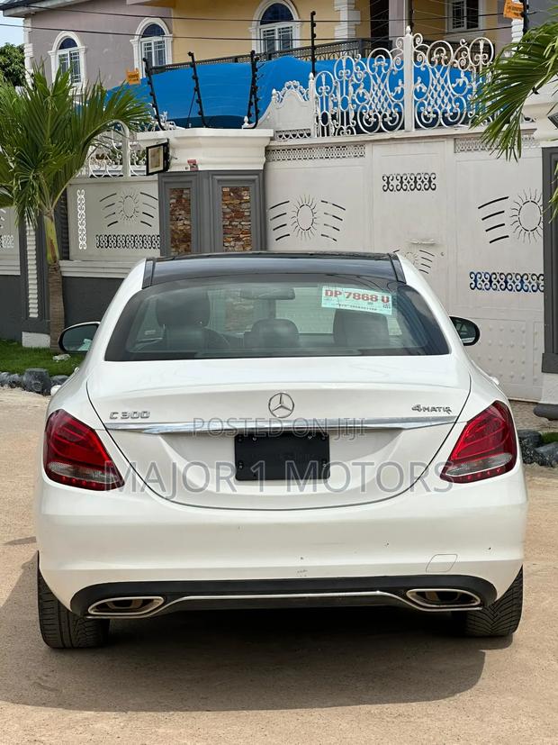 Mercedes-Benz C300 Luxury 4matic Sedan AWD (2.0L 4cyl 7A) 2017 White