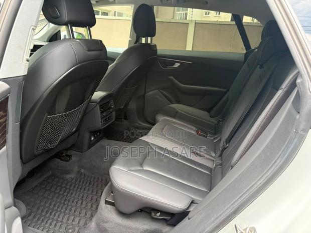 Audi Q8 2021 White