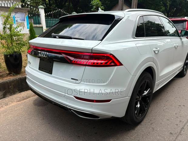 Audi Q8 2021 White