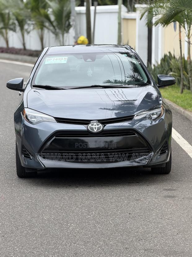 Toyota Corolla SE 4dr Sedan (1.8L 4cyl CVT) 2017 Gray