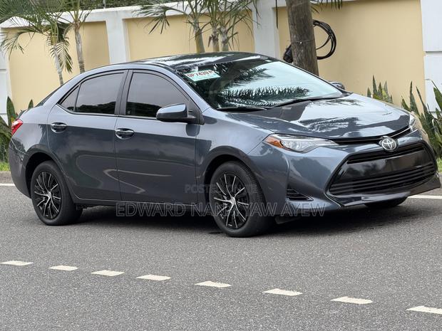 Toyota Corolla SE 4dr Sedan (1.8L 4cyl CVT) 2017 Gray