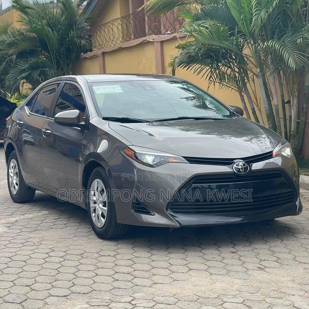 Toyota Corolla 2017 Gray