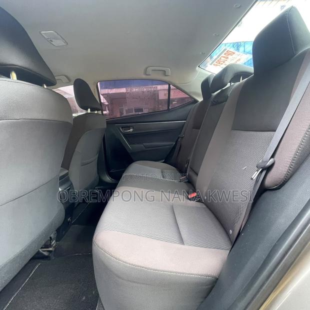 Toyota Corolla 2017 Gray