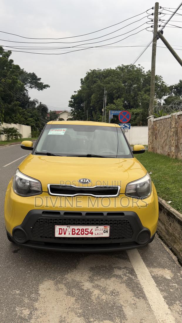 Kia Soul Hatchback 2016 Yellow