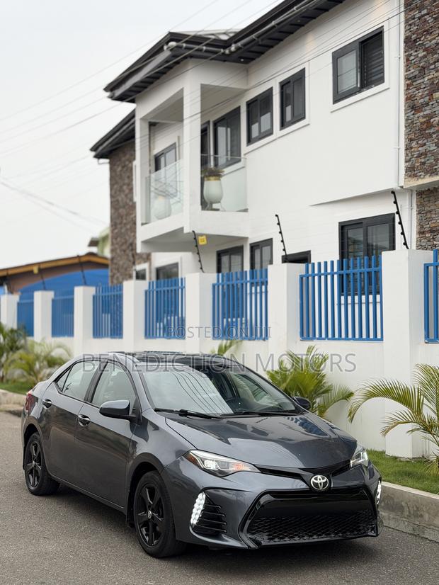 Toyota Corolla LE (1.8L 4cyl 2A) 2019 Gray