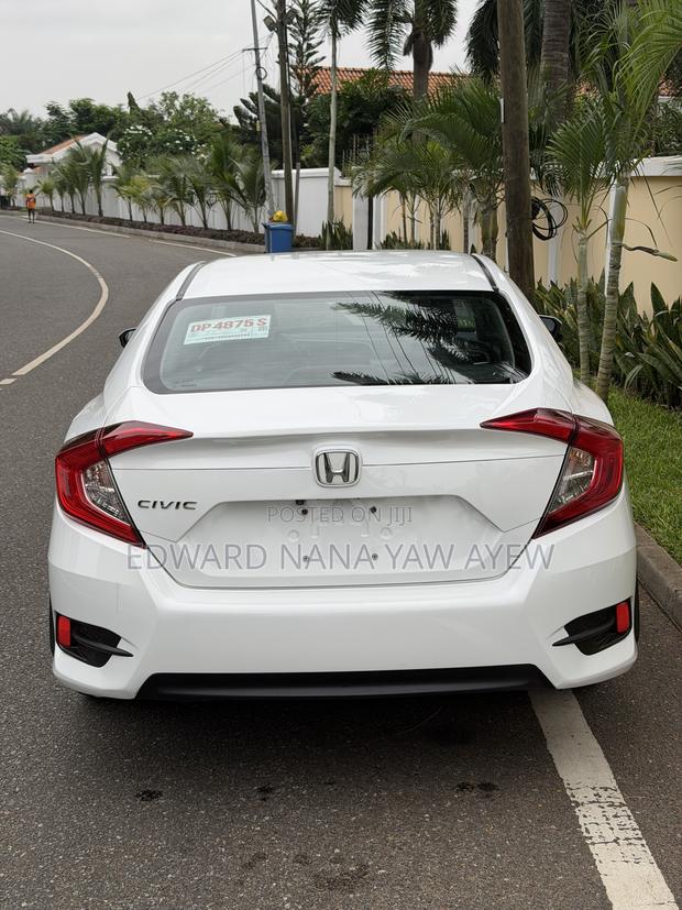Honda Civic EX Sedan 2018 White