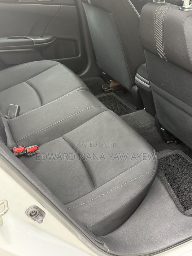 Honda Civic EX Sedan 2018 White