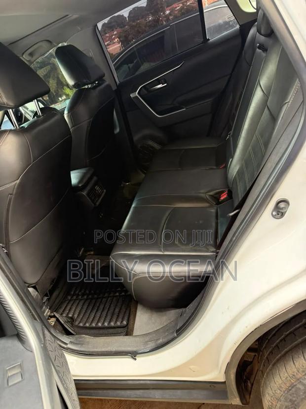 Toyota RAV4 2020 White