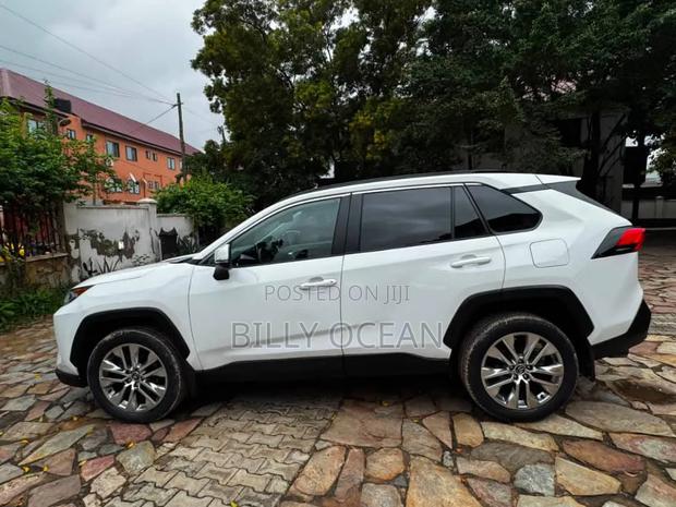 Toyota RAV4 2020 White