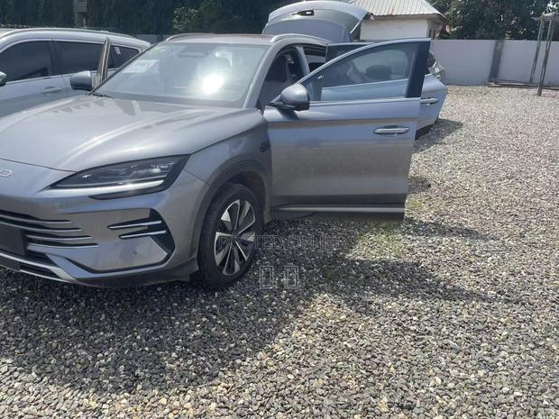 BYD Song Plus 1.5 CVT Hybrid FWD 2023 Gray