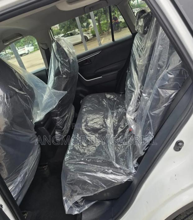 Toyota RAV4 2020 White