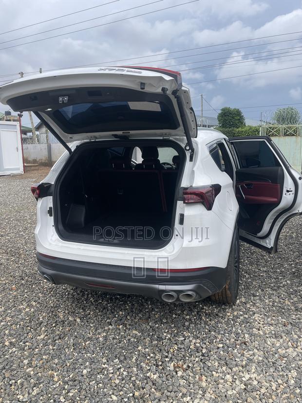 Jetour X70 Plus 2022 White