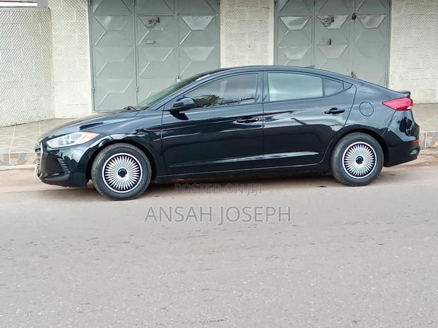 Hyundai Elantra SE Sedan FWD (2.0L 4cyl 6M) 2017 Black