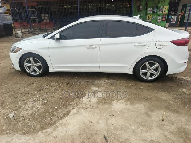 Hyundai Elantra 2018 White
