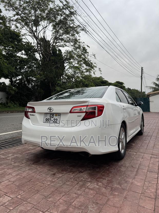 Toyota Camry SE 4dr Sedan (2.5L 4cyl 6A) 2012 White