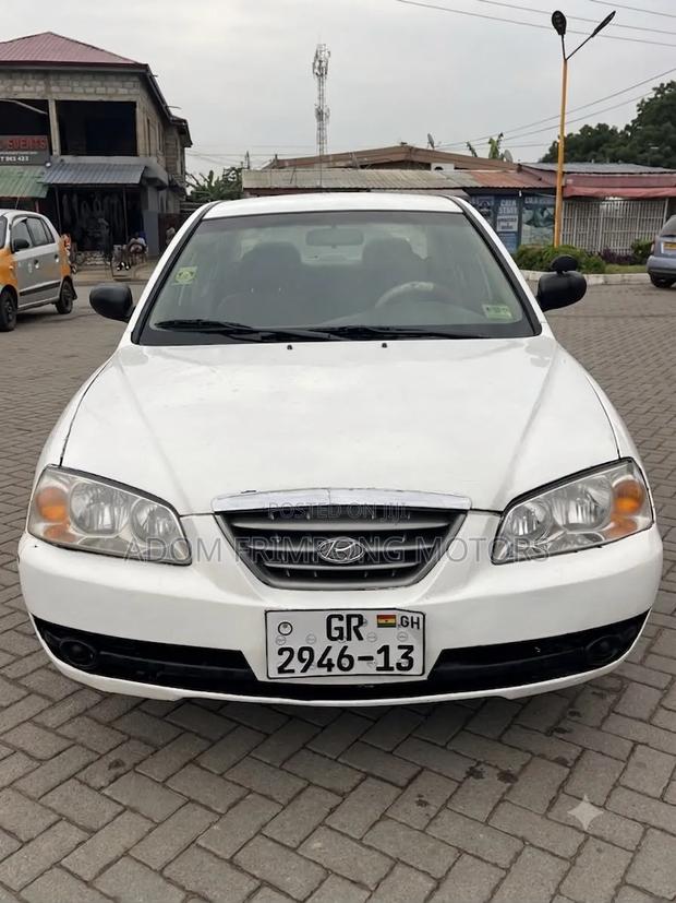 Hyundai Elantra GT 2002 White