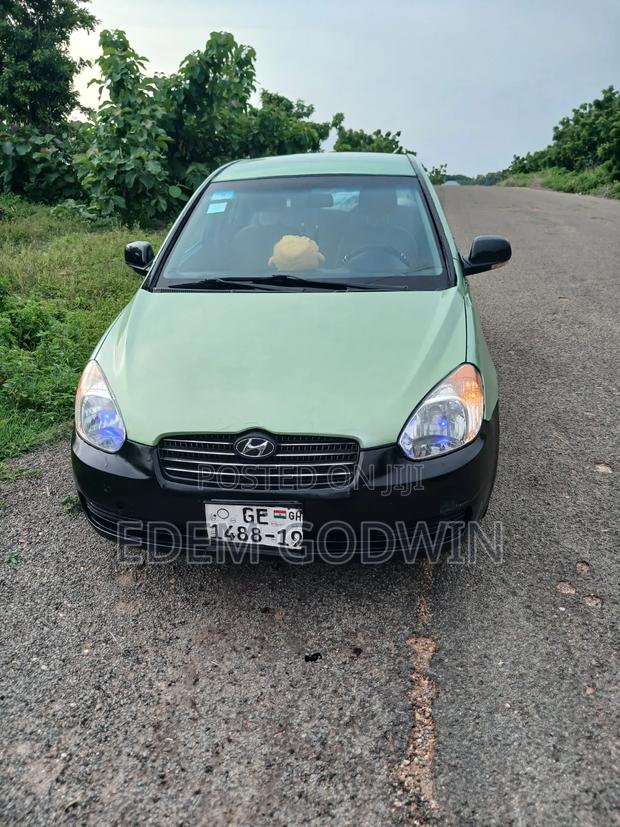 Hyundai Accent 2010 Green