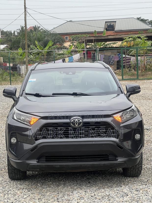 Toyota RAV4 2021 Gray